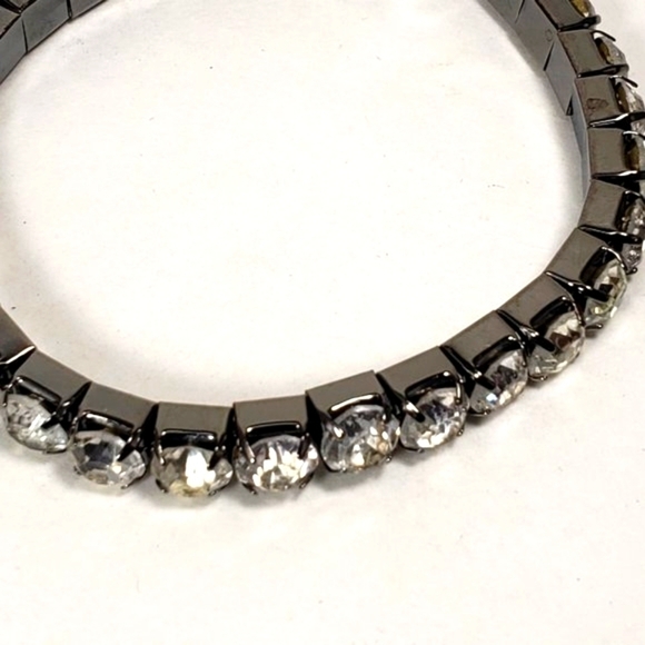 Shiny Round Crystal Stretchy Bracelet NWOT A6 - Picture 4 of 6